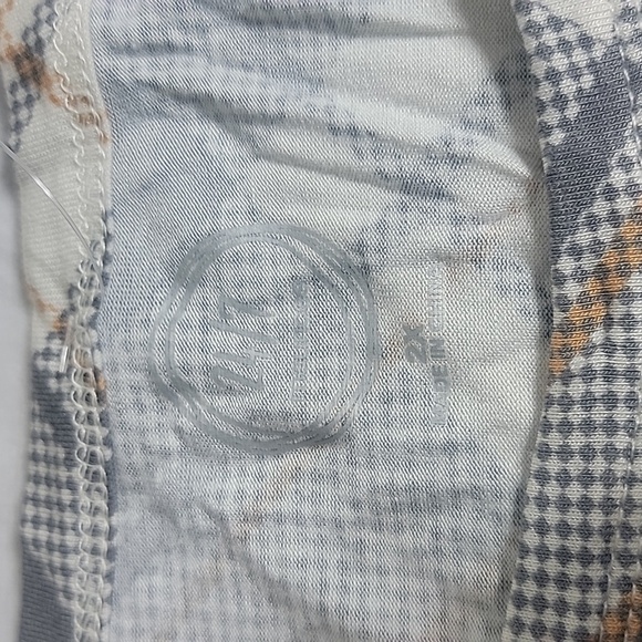 MAURICES 24/7 Flawless Gray Plaid Long Sleeve Tee Soft and Comphy Tee Fall Color - Picture 3 of 5